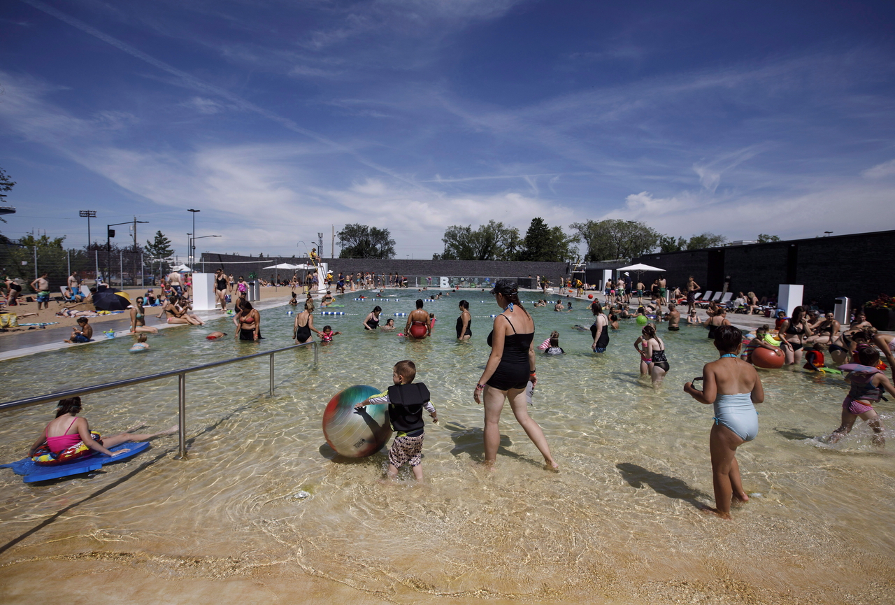 Minors With Parents, Adults Going Topless in Public Pools 'A Human Rights Issue,' Says City of Edmonton - Vimarsana News