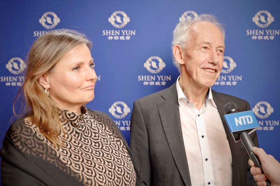 Jürgen Woldt and his wife, Renate Suchy, enjoyed Shen Yun Performing Arts at the Mülheim an der Ruhr Theater, Germany, on Feb. 16, 2023. (NTD)