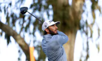 Homa feeling at home and leads at Riviera as Tiger makes cut