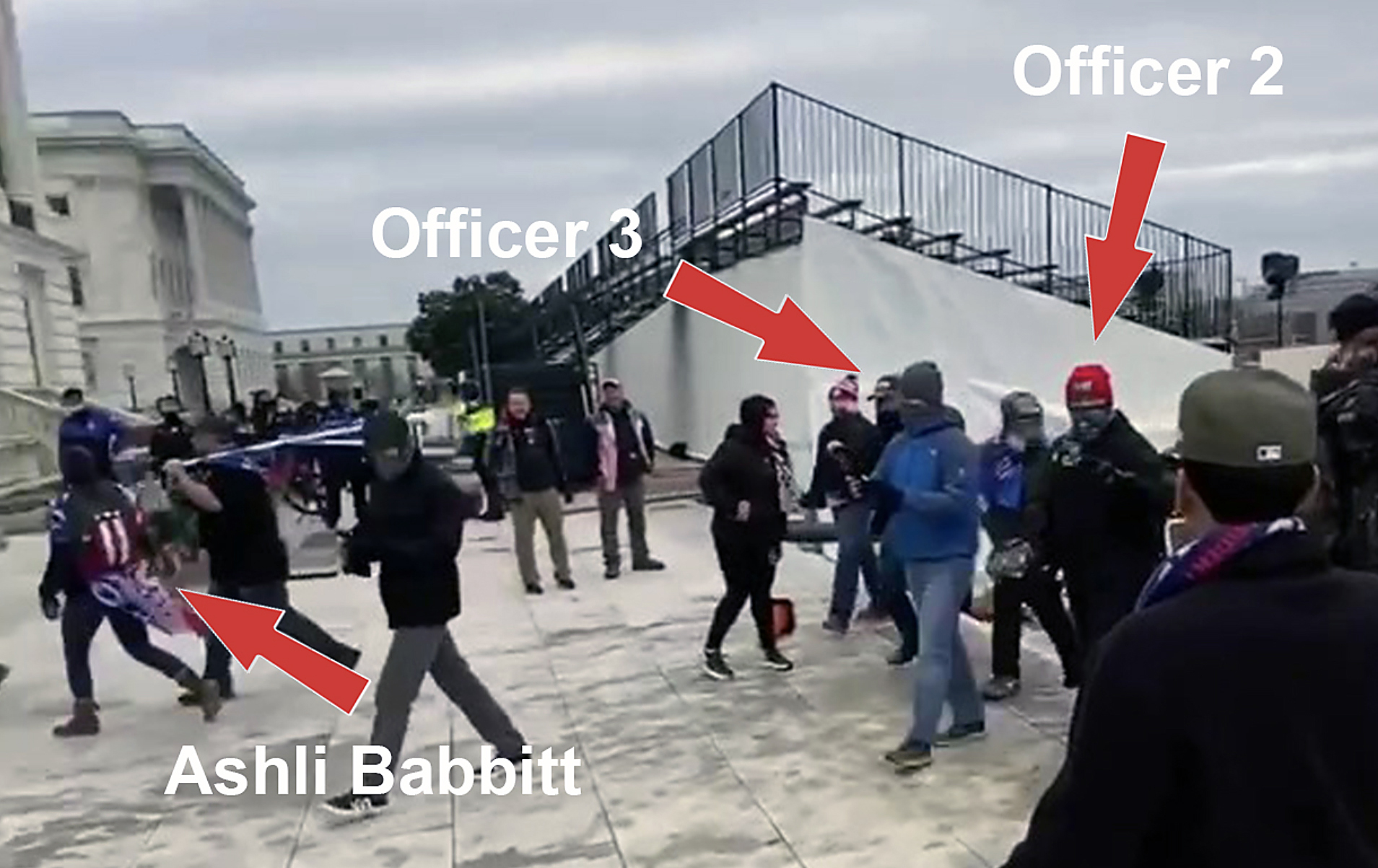 Undercover DC Police Officer Pushed Protesters Toward Capitol, Climbed Over Barricade: Court Filing - Vimarsana News
