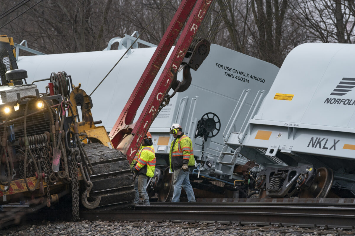 NextImg:2 Train Derailments Have Similar Risks, Different Outcomes