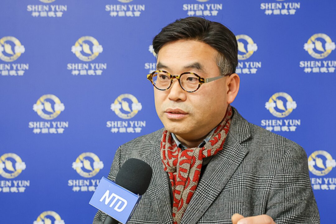 Mr. Cho Chung-yeol, the publisher of Andong Daily, attends Shen Yun Performing Arts at the National Theater of Korea in Seoul, South Korea, on Feb. 18, 2023. (Kim Guk-hwan/The Epoch Times)