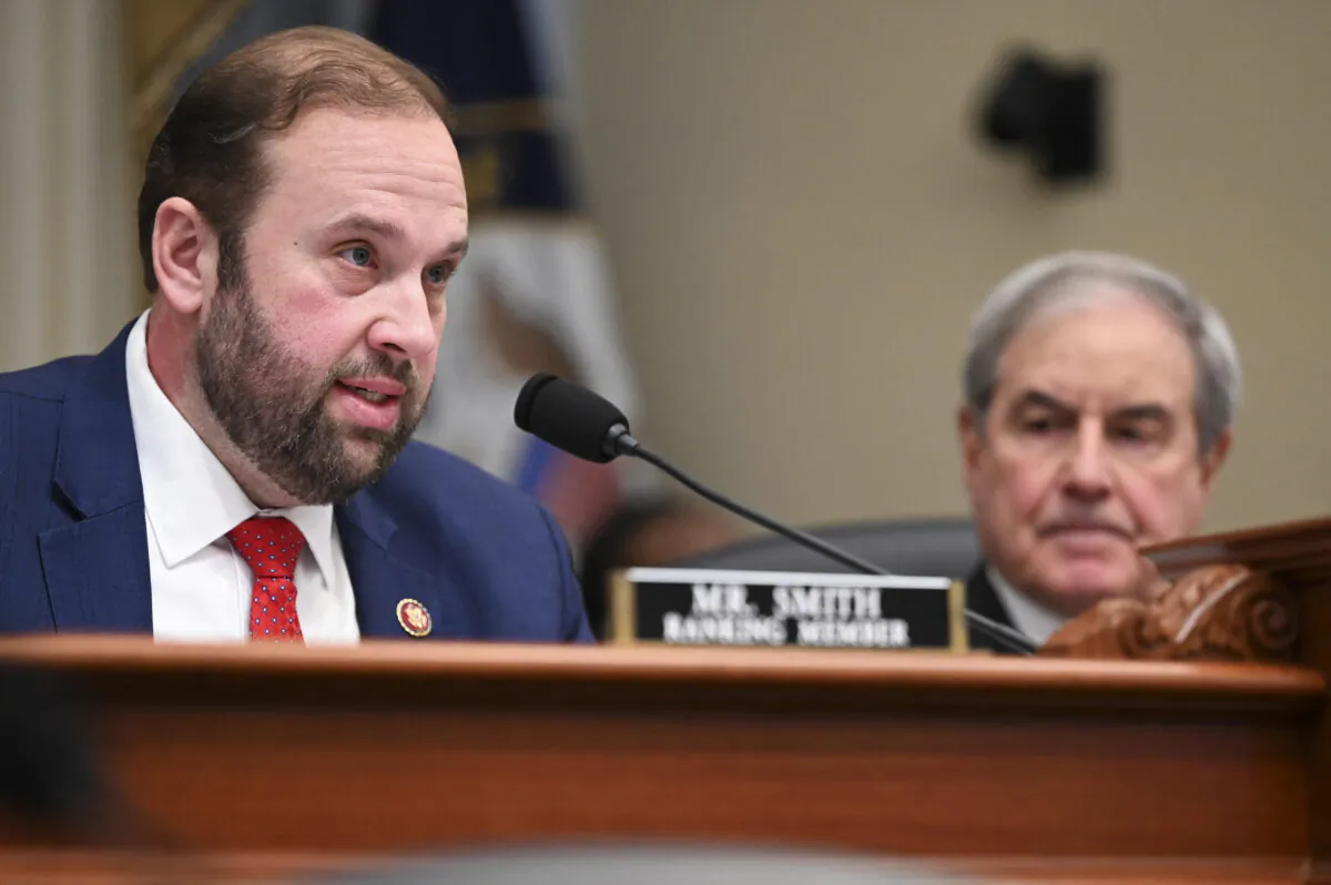Rep. Jason Smith (R-Mo.) speaks as Rep. John Yarmuth (D-Ky.) listens during a hearing of the House Committee on the Budget, in Washington, on March 29, 2022. (Roberto Schmidt/AFP via Getty Images)