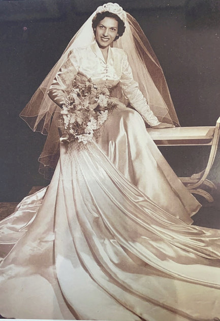 Bride Wears Grandma’s 74-Year-Old Wedding Dress to Tie the Knot