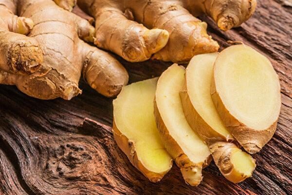 In Chinese medicine, ginger is used to cleanse the body of toxins. (Charoen Krung Photography/Shutterstock)
