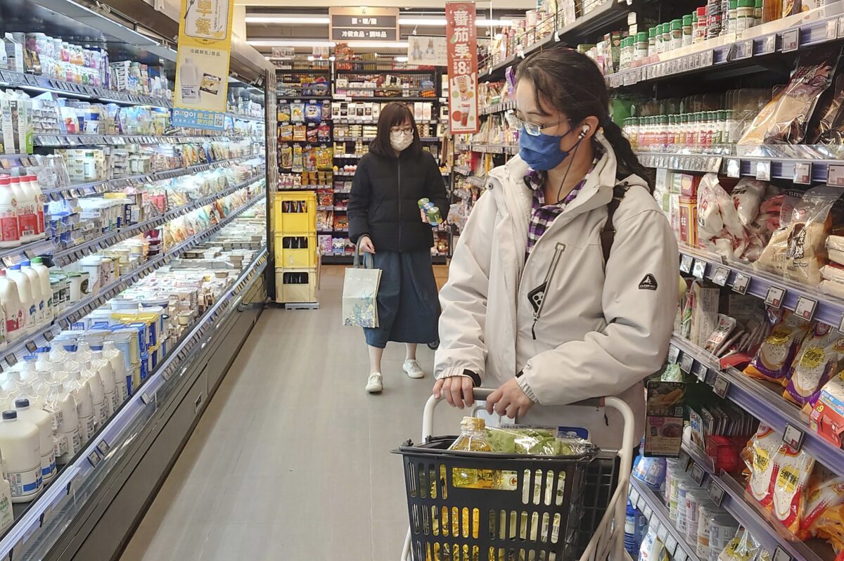 NextImg:Taiwan Drops Indoor Mask Mandate in Restaurants, Offices