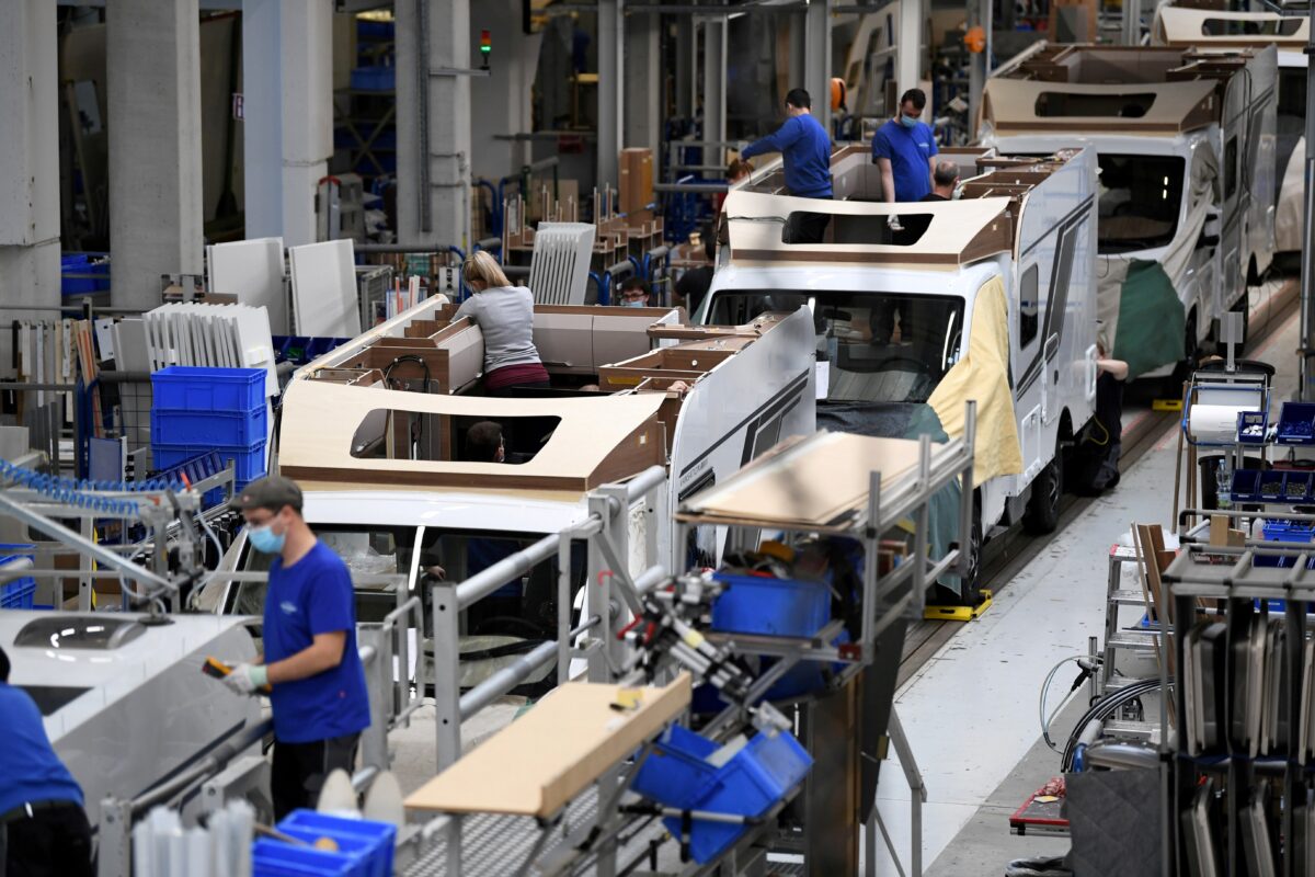NextImg:Eurozone Business Growth at 9-month High as Services Supports: Flash PMI