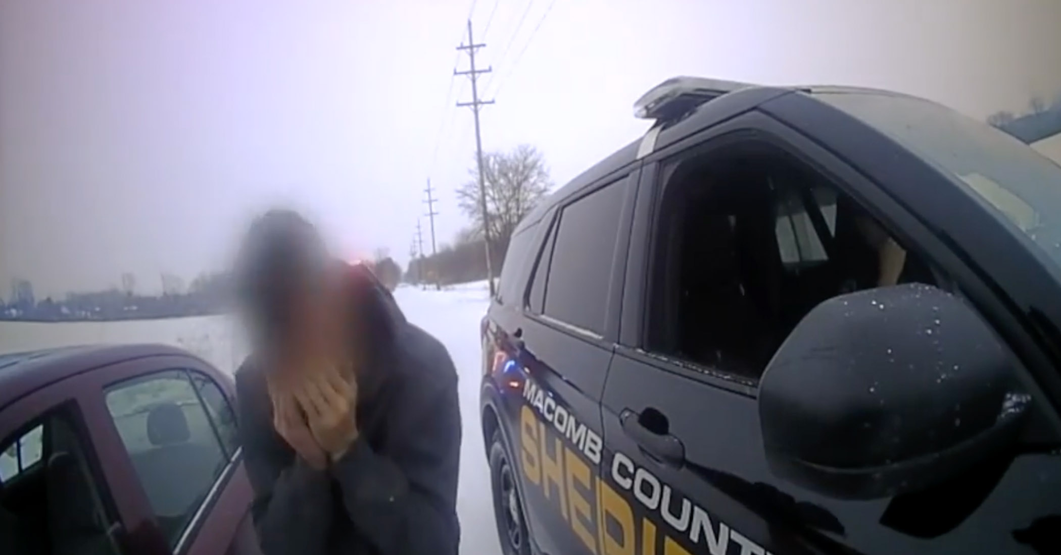 NextImg:‘I could use a hug’: Officer responds to a driver in distress by lending his shoulder to cry on