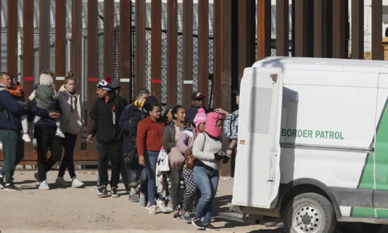 Mexican Cartels Recruiting Women for Smuggling Jobs