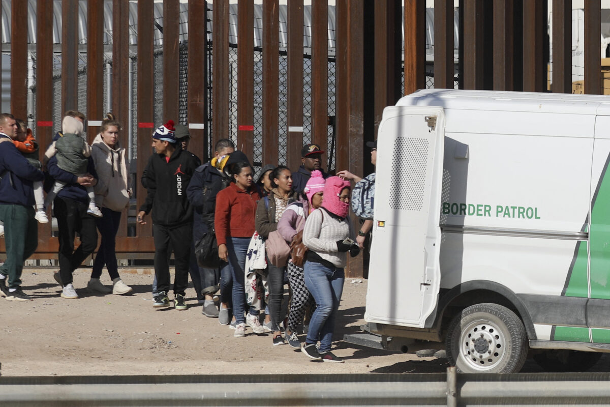 Mexican Cartels Recruiting Women for Smuggling Jobs - Vimarsana News