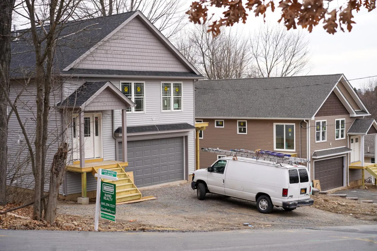 Two newly constructed houses on sale in the city of Middletown, N.Y., on Feb. 20, 2023. (Cara Ding/The Epoch Times)