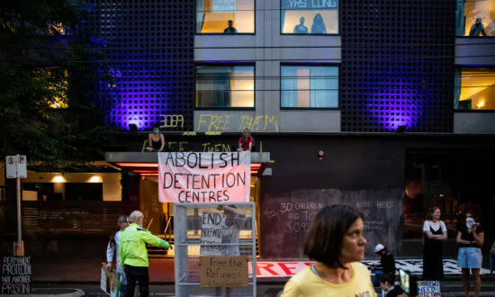 2 Former Immigration Detainees Arrested for Breaching Visa Conditions