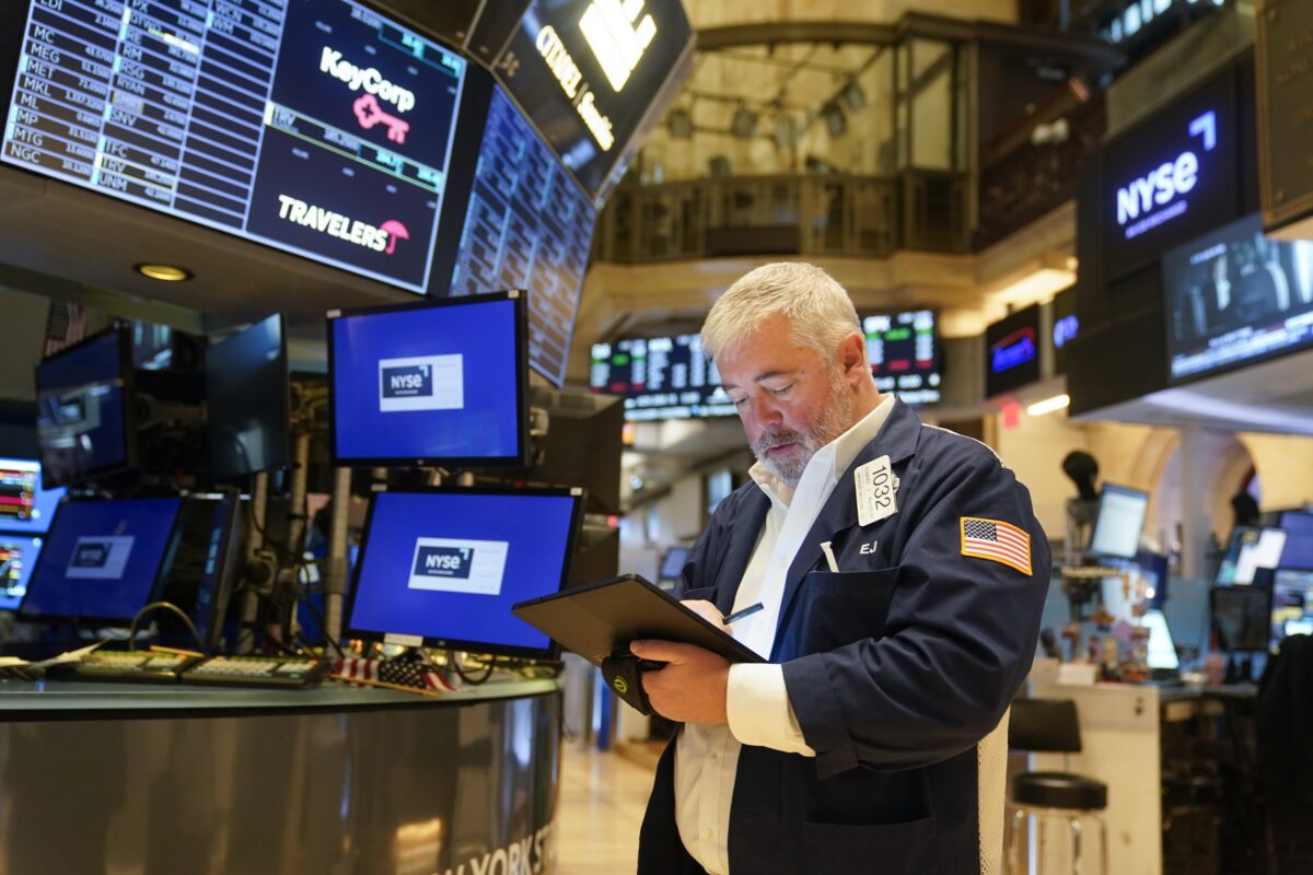 NextImg:Stocks Stall in Mixed Trading Day After Worst Drop in Months
