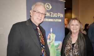 Former Pastor and Minister Says Shen Yun ‘Very Enlightening’