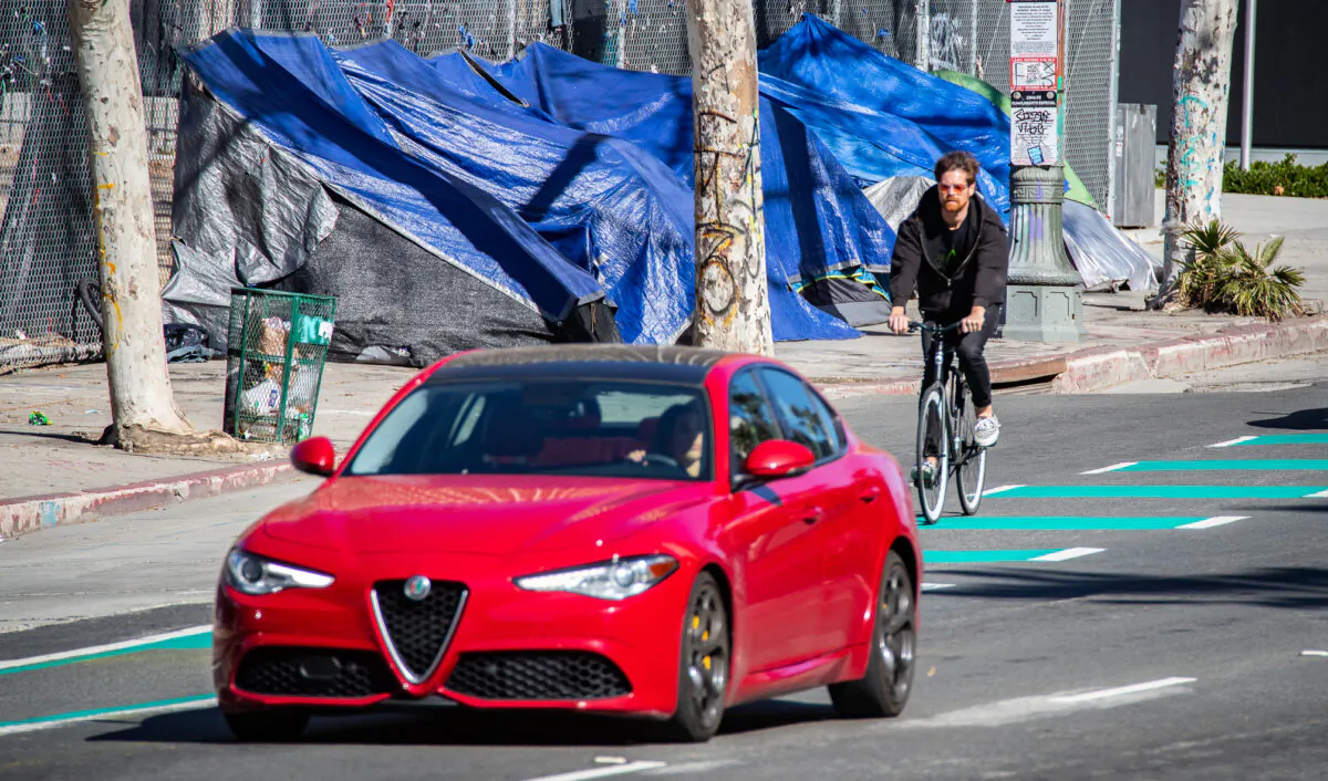 Homeless encampments line the street in Los Angeles on Jan 27, 2023. (John Fredricks/The Epoch Times)