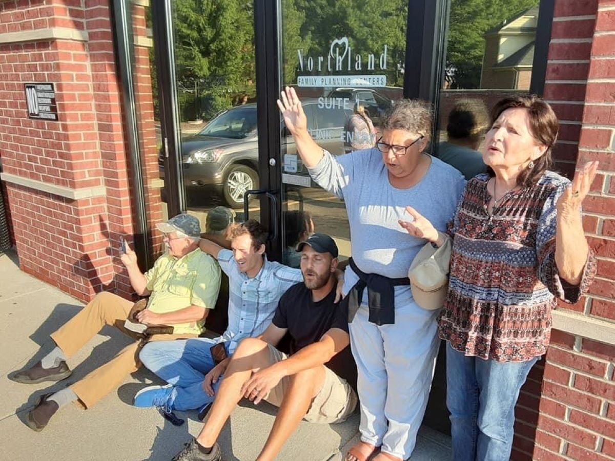 NextImg:Pro-Lifers Indicted for 2020 Blocking of Doors at Michigan Abortion Facility