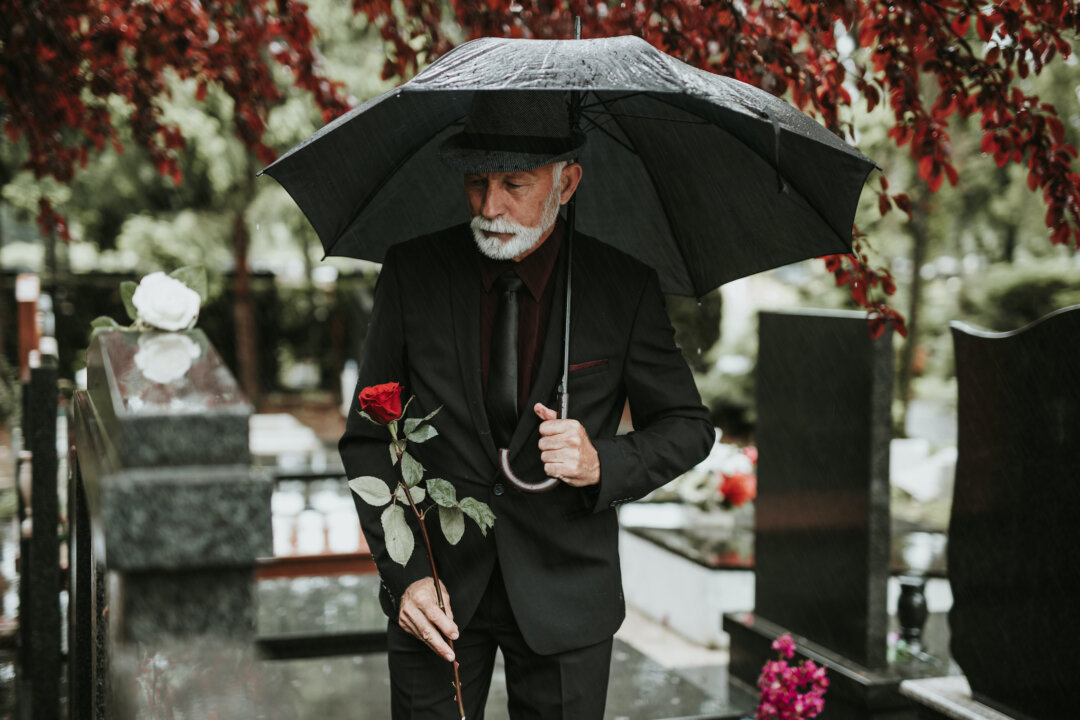 The cost of dying is more than just financial. (Shutterstock)