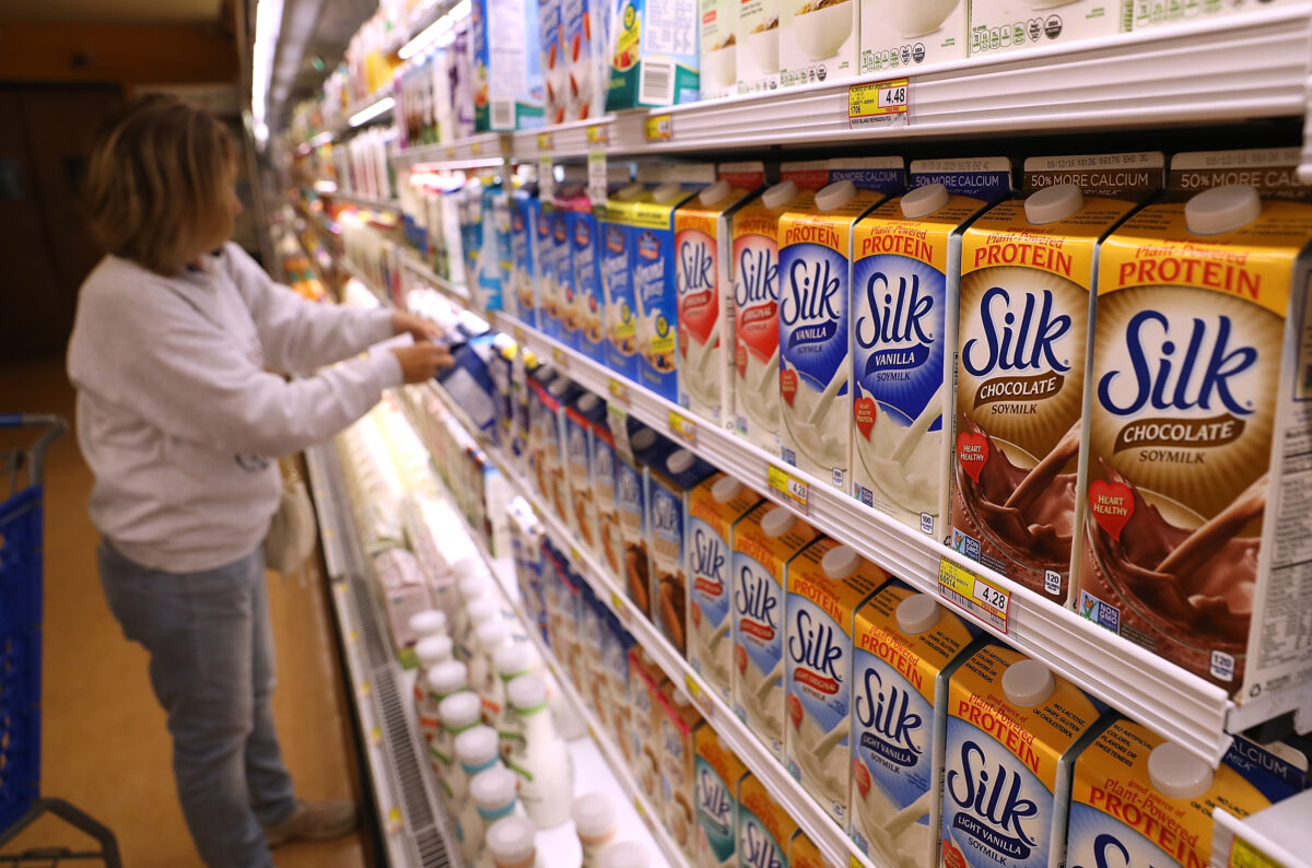 NextImg:Plant-Based Milk Can Be Called 'Milk': FDA Proposes Draft Labeling Guidance