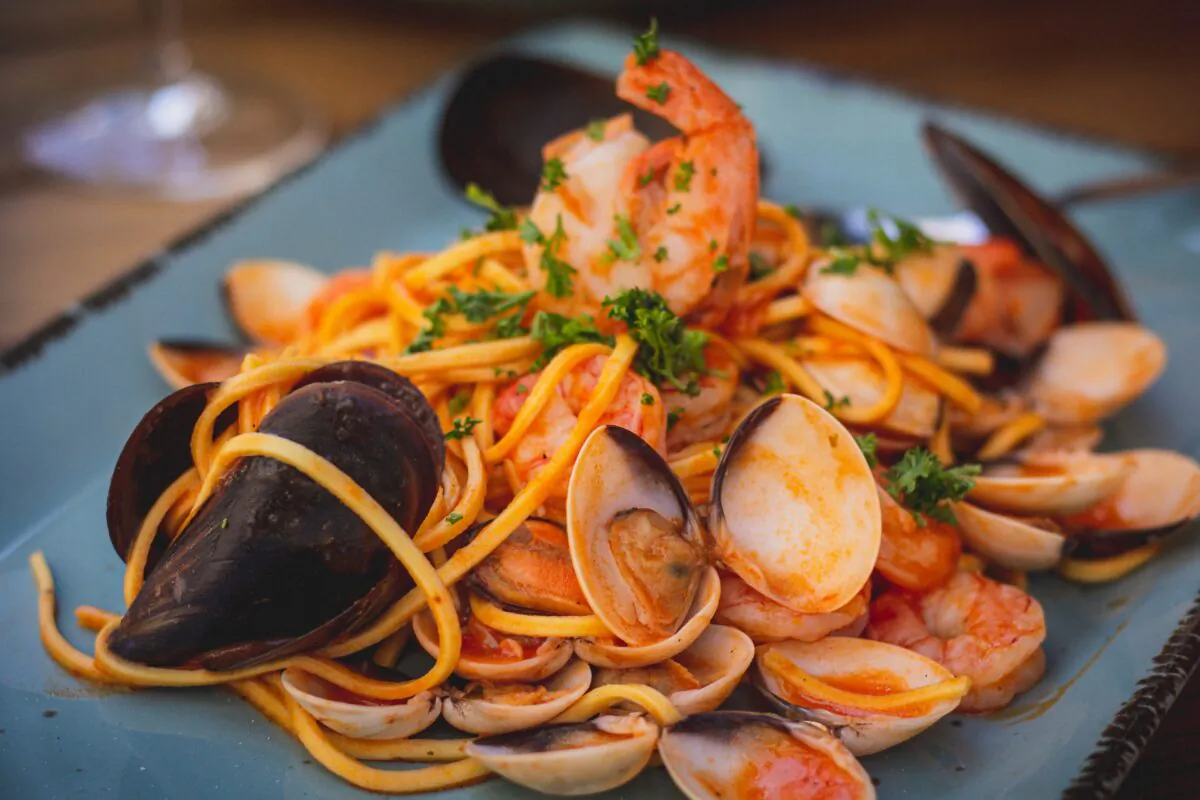 Spaghetti Del Pescatore is a fisherman's spaghetti that includes shellfish of any kind, such as clams, mussels, and shrimp. (Sarda Bamberg/Pexels)