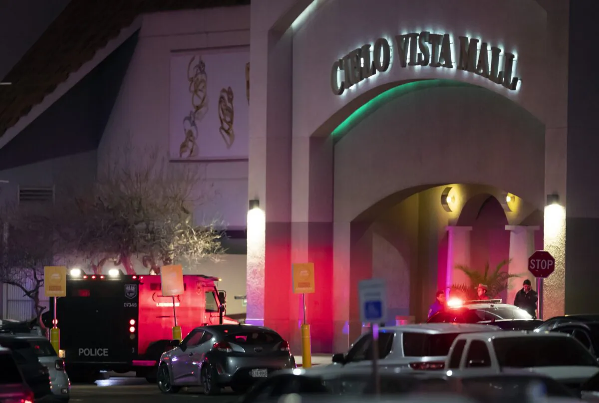 Law enforcement agents at an entrance of a shopping mall in El Paso, Texas, on Feb. 15, 2023. (Andrés Leighton/AP Photo)