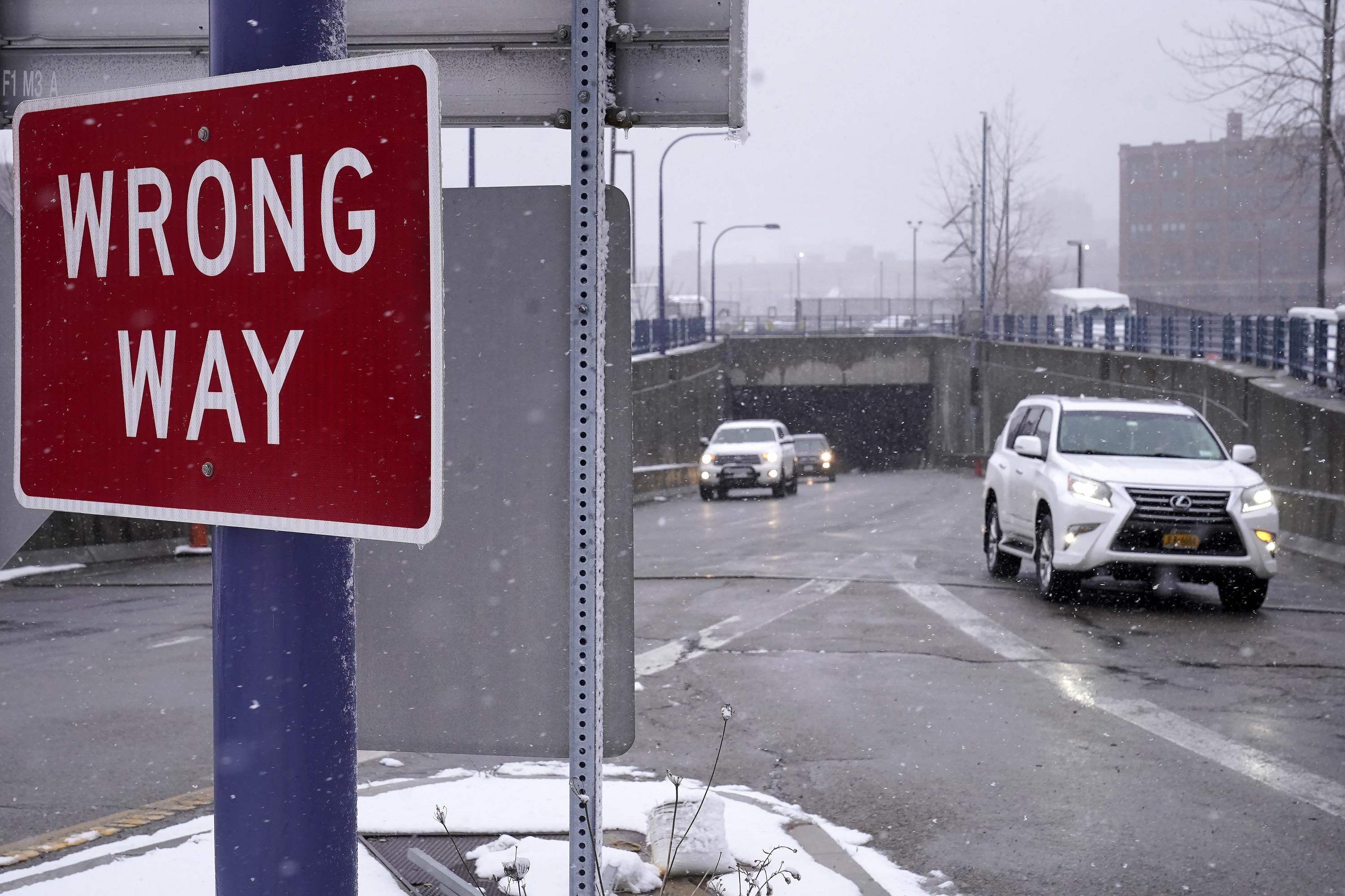 States Seek Ways to Curb Deadly Highway Wrong-Way Crashes - Vimarsana News