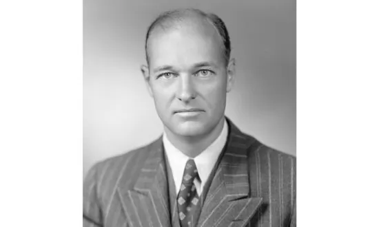 Book Review: Kennan: A Life Between Worlds