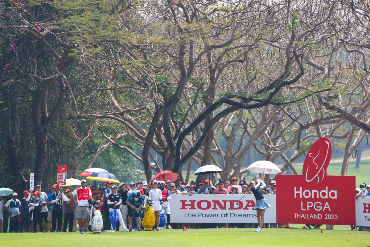 NextImg:Feeling at Home, Rookie Natthakritta Vongtaveelap Grabs Lead in Thailand
