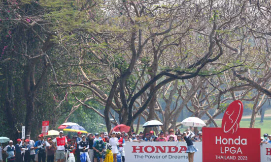 Feeling at Home, Rookie Natthakritta Vongtaveelap Grabs Lead in Thailand