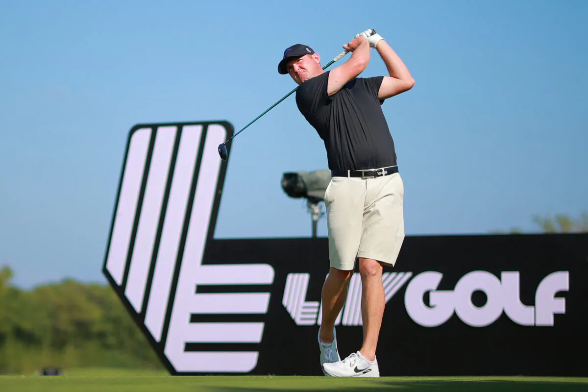 Jason Kokrak of Smash GC plays his shot from the sixth tee during day one of the LIV Golf Invitational - Mayakoba at El Camaleon at Mayakoba in Playa del Carmen, Mexico, on Feb. 24, 2023. (Hector Vivas/Getty Images)