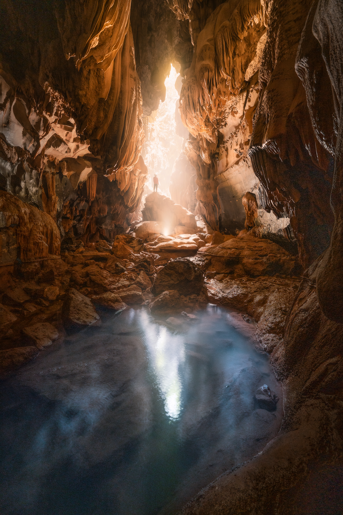 Explorers Set Foot in Unreal Cave Never Before Seen Deep in Jungles of Vietnam: ‘A Different World’