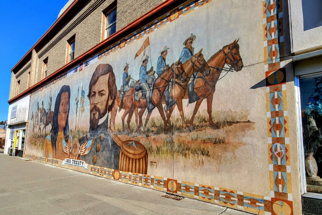 A mural in Toppenish, Washington, celebrates a treaty that still guarantees hunting and fishing rights to Native Americans in the Yakima tribes. (Photo courtesy of Jim Farber)