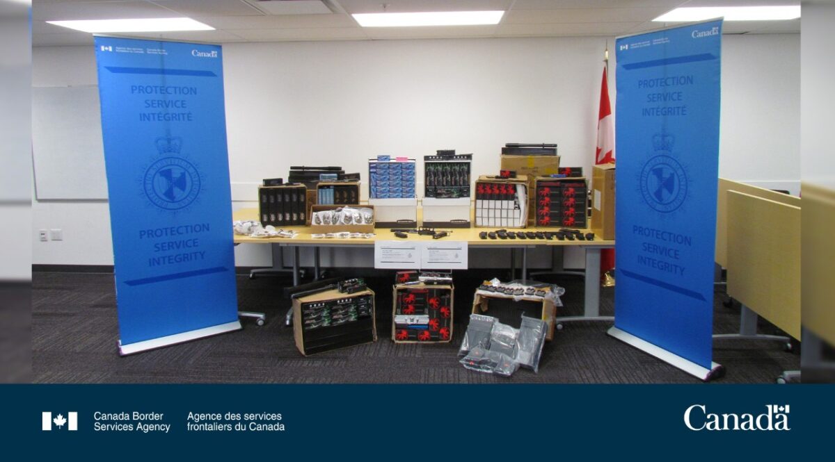 NextImg:Vancouver Airport Border Security Seizes Almost 1,400 Prohibited Weapons From China