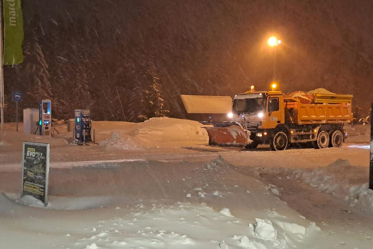 NextImg:Hundreds Blocked on Croatia Roads as Snowstorm Spurs Chaos