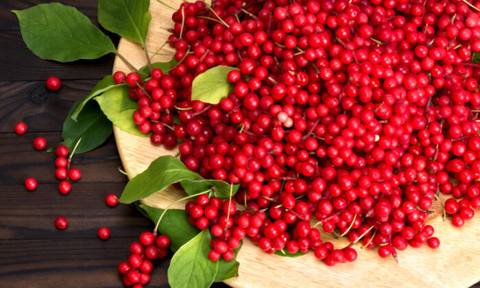 Schisandra to Lower Stress, Improve Liver Function, and Enhance Mental Performance