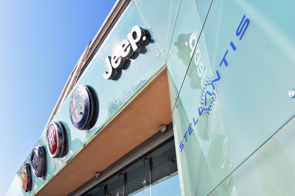 NextImg:Stellantis, Unions Agree 2,000 Voluntary Job Cuts in Italy This Year