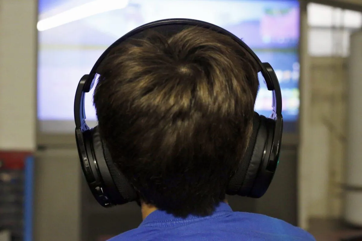 A child plays the online Fortnite game in Chicago in a Oct. 6, 2018, file photo. (The Canadian Press/Martha Irvine)