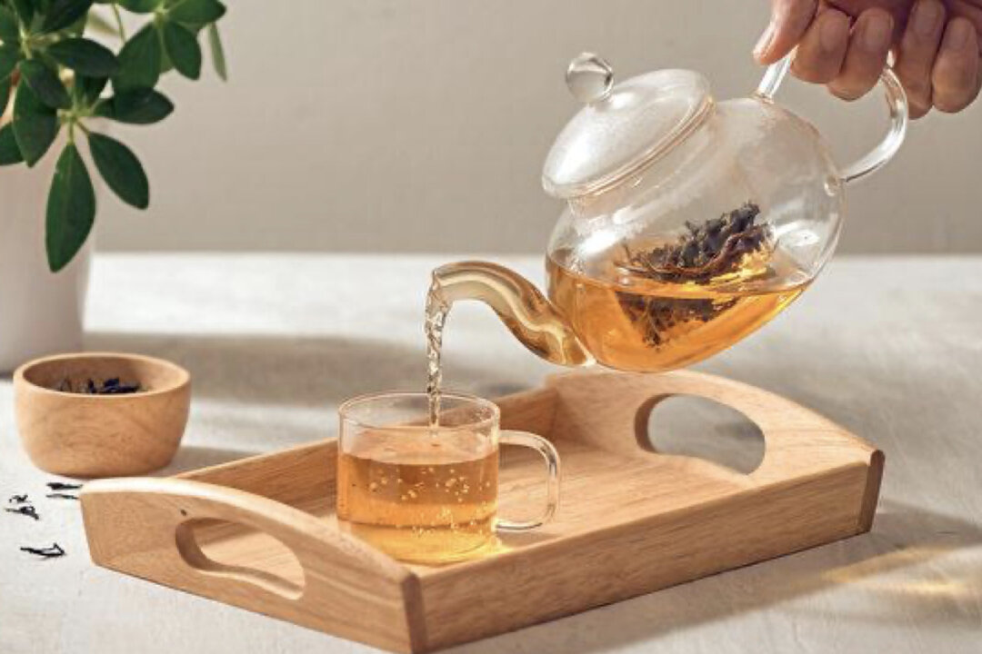 3 Herbal Teas to Burn Fat, Enhance Immunity, Relieve Drawbacks of Being a Night Owl