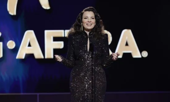 Fran Drescher Calls for Hollywood to End COVID Vaccine Mandate During SAG Awards Speech