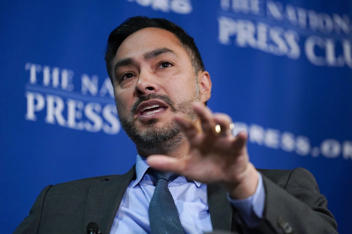 NextImg:US Rep. Joaquin Castro Recovering Following Cancer Surgery