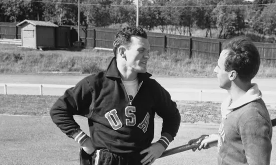 2-Time Olympic Pole Vault Champion Bob Richards Dies at 97