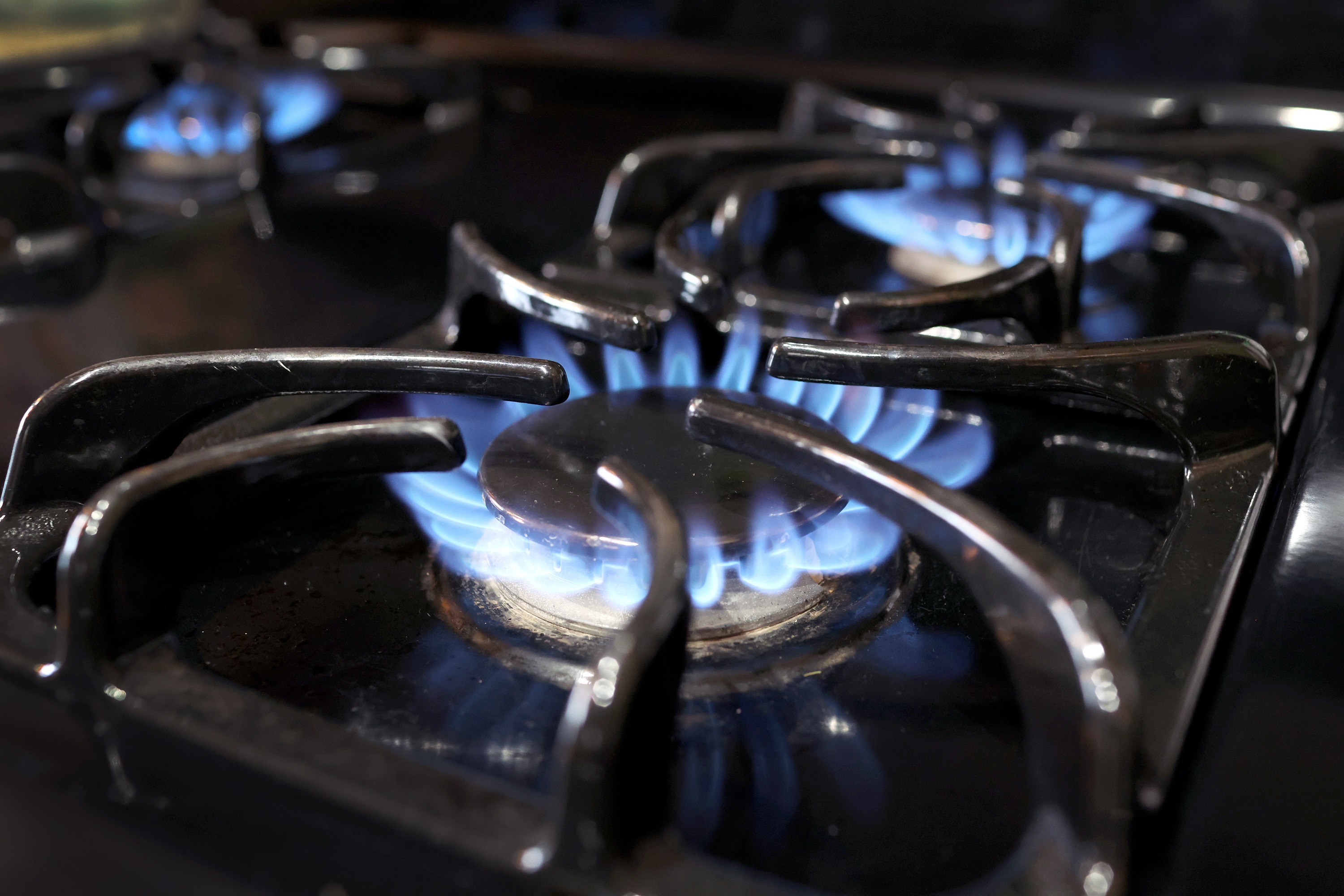 https://img.theepochtimes.com/assets/uploads/2023/02/28/gas-stove-GettyImages-1456022783.jpg