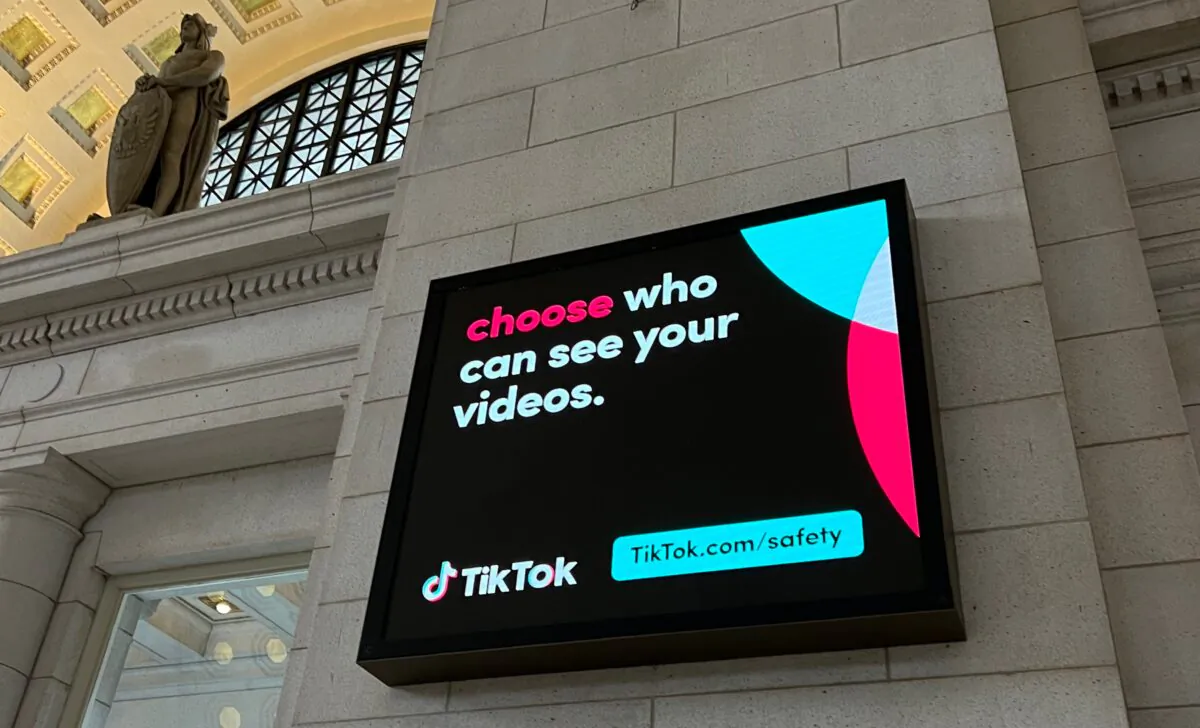 TikTok advertisement in Union Station, Washington, D.C., Feb. 17, 2023. (Madalina Vasiliu/The Epoch Times)