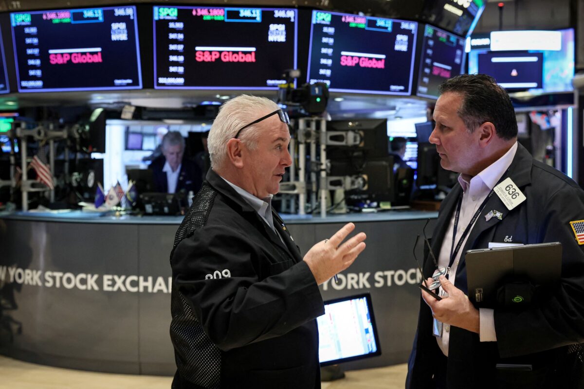 NextImg:S&P 500, Nasdaq Fall as Yields Rally