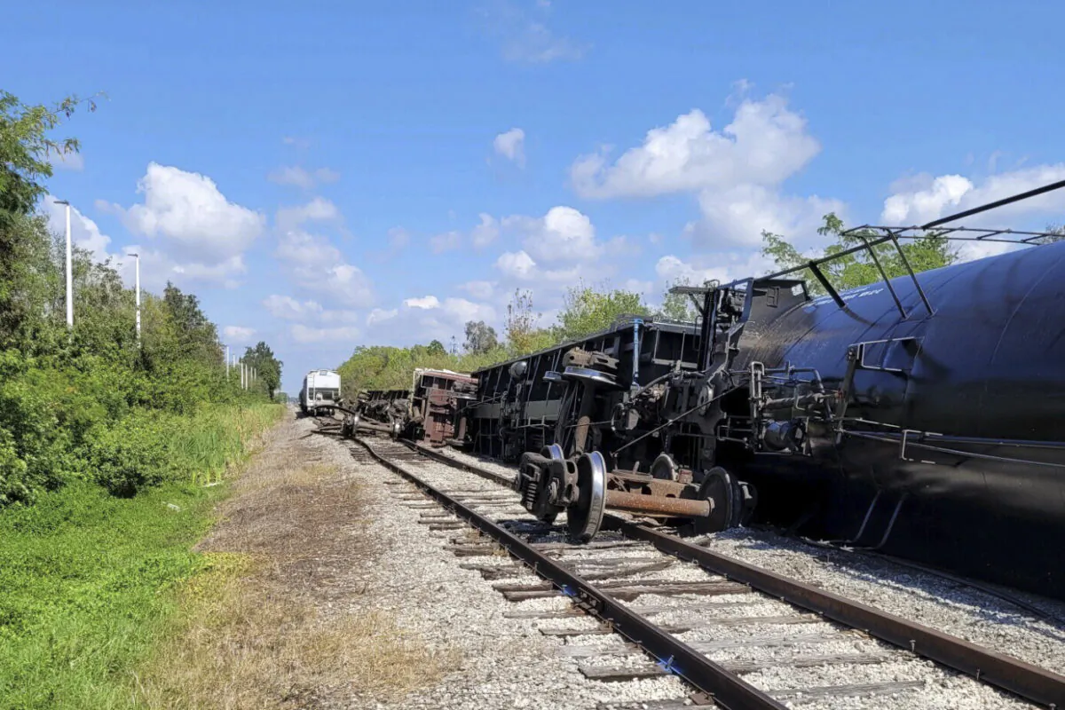 A derailed freight train operated by Seminole Gulf Railway near Bradenton, Fla., on Feb. 28, 2023. (Steve Litschauer/Manatee County Government via AP)