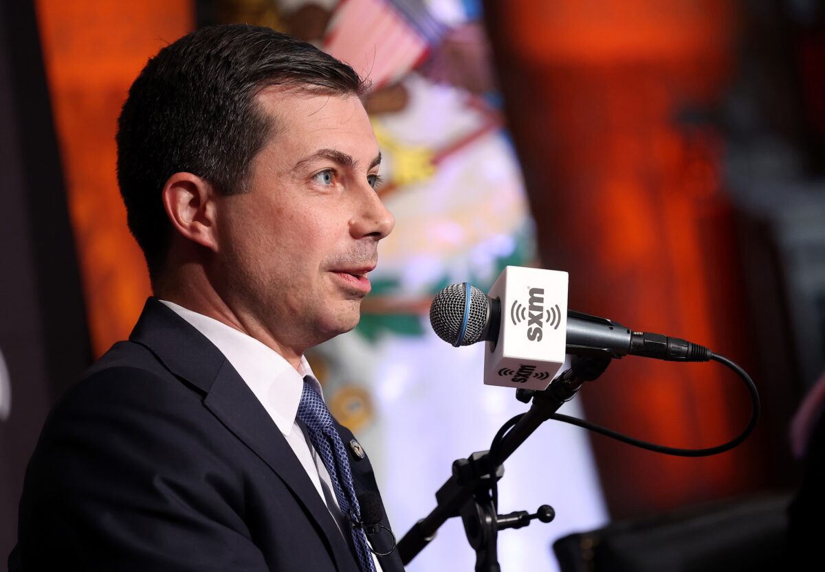 NextImg:House Republicans Say Buttigieg 'Neglecting His Duties' in Call for Resignation