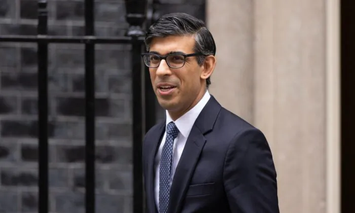 British Prime Minister Rishi Sunak departs Downing Street ahead of the weekly Prime Ministers Questions in the House of Commons, in London, on March 1, 2023. (Dan Kitwood/Getty Images)