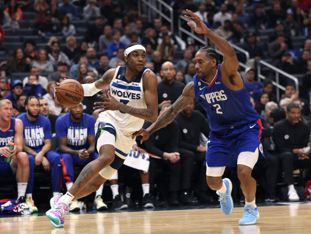 NextImg:Wolves Handle Clippers, End Three-Game Skid