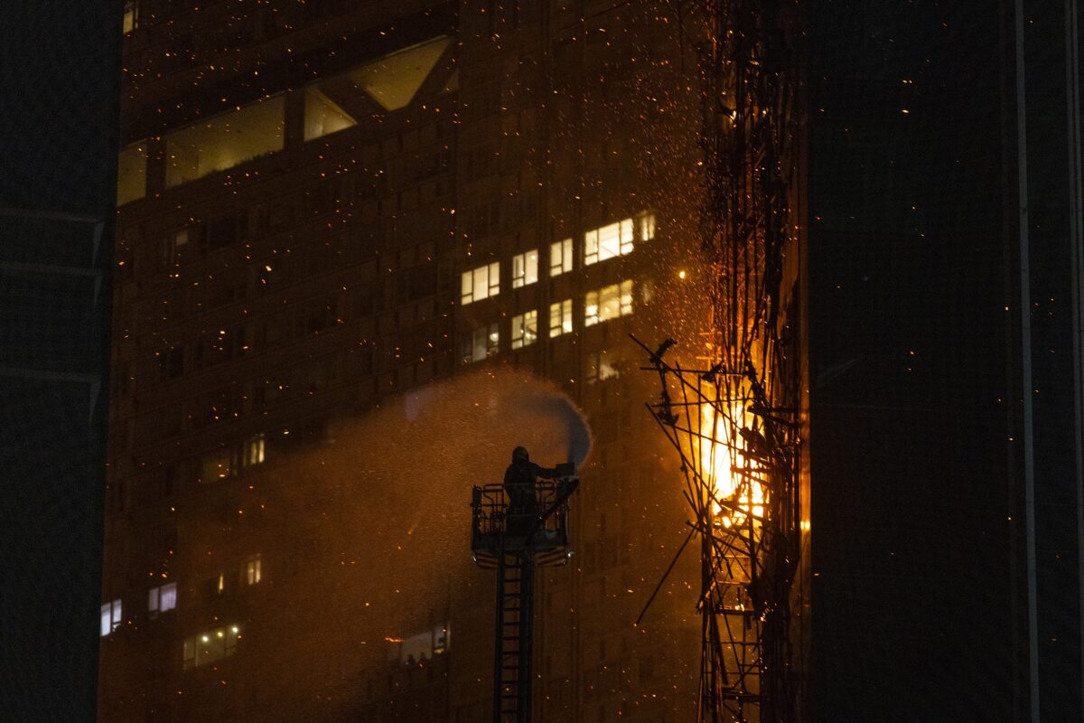 NextImg:Hong Kong Probes Cause of Blaze in Shopping District