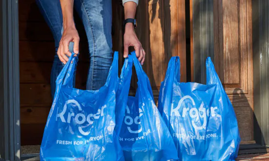 Kroger’s Upbeat Annual Profit View Surprises Wall Street