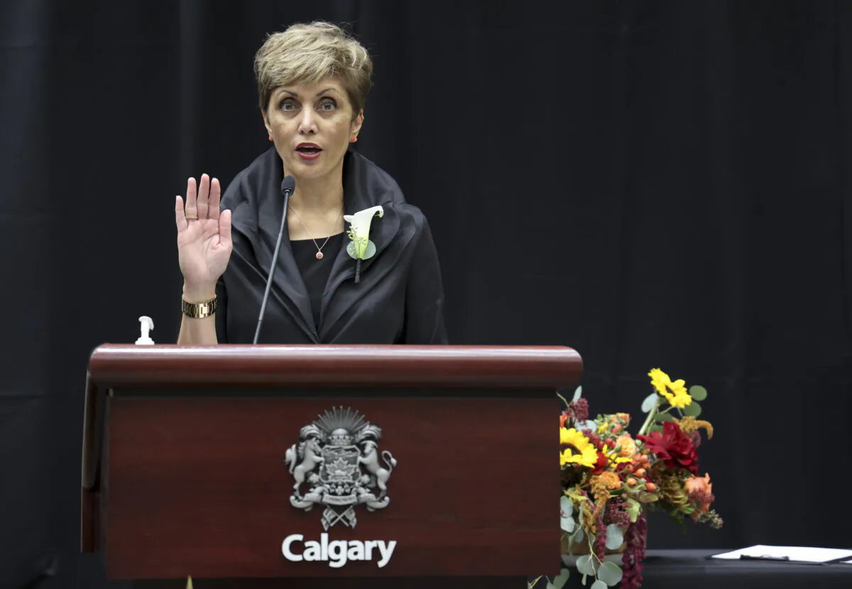 Jyoti Gondek is sworn in as the new mayor of Calgary, on Oct. 25, 2021. (The Canadian Press/Gavin Young, POOL)